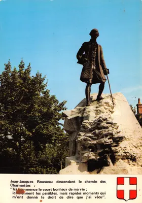 Jean-Jacques Rousseau descendant le chemin des Charmettes — statue sur socle rocheux, éditeur PRISUNIC, n°7.K-CHAMBERY 73000