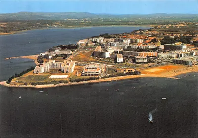 Balaruc-les-Bains — Vue aérienne des résidences et du lac — éditions de france