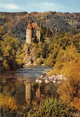Les Gorges de la Loire — Le Château de Lavoûte-Polignac — éditeur IRIS