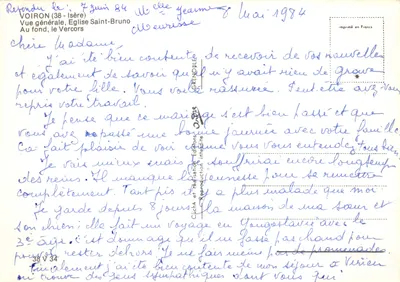 Voiron (38) — vue générale, église Saint-Bruno au premier plan, monts Vercors en arrière-plan — imprimé en France — Verso