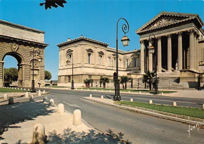 Montpellier — Arc de Triomphe et Palais de Justice — Éditions d'art VVON
