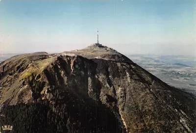 Le Puy-de-Dôme — sommet avec antenne et bâtiments — éditeur IRIS