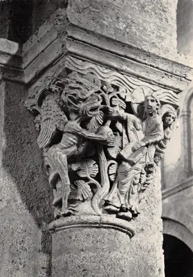 Saulieu (Côte-d'Or) — Chapiteau de la basilique : la première tentation du Christ — Imprimeur Combier, Mâcon