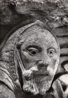Tête de Balaam — chapiteau du XIIe siècle — Collégiale de Saulieu