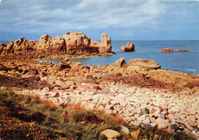 Ile de Bréhat — paysage côtier rocheux — Éditions Jean Brau, Paris