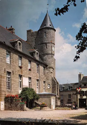 Le Château des Barons du Pont à Pont-l'Abbé — éditeur BELLES ÉDITIONS DE BRETAGNE, Quimper
