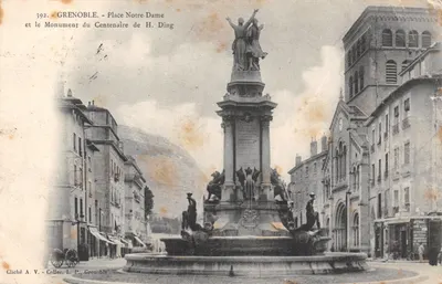 Grenoble - Place Notre-Dame et le Monument du Centenaire de H. Ding - Cliché A. V. - Collee L. P., Grenoble