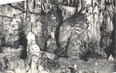 Grottes d'Arcy-sur-Cure — Salon Gothique et le Cierge Pascal — Édition A. JOUBLIN