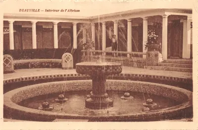 Deauville — Intérieur de l'Altrium — éditeur non identifié, n° de série 5