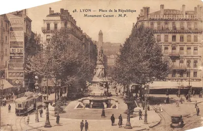 LYON — Place de la République — Monument Carnot - M.F
