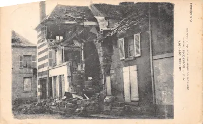 Maison bombardée à Soissons — rue du Château — éditeur P. C. Soissons, n°3