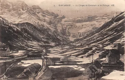 Gavarnie — Le Cirque de Gavarnie et le Village — BR