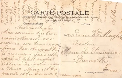 Katedra Świętego Ludwika we Versaille — fasada barokowa z zegarem — wydawca J. Bellamy Versailles, nr 125 — Rewers