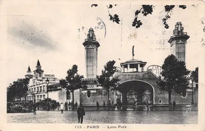 Paris — Luna Park — entrée monumentale avec colonnes et bâtiment de dancing