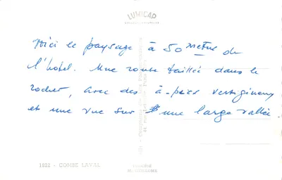 Combe Laval — vue panoramique depuis un refuge à 50 mètres d'un hôtel — éditeur IRIS — Verso
