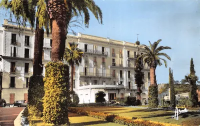 Hôtel Chateaubriand — Maison de Repos — Hyères - Les Palmiers — Éditions ARIS