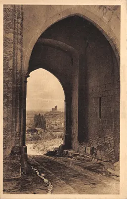 Porte d'Entrée — du Château de VILLENEUVE-les-AVIGNON — éditeur YVON