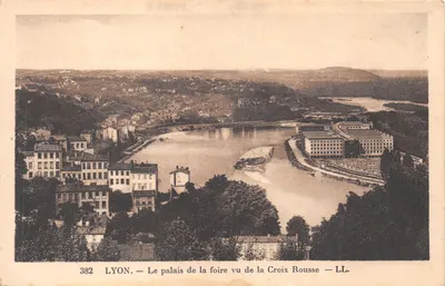 LYON — Le palais de la foire vu de la Croix Rousse — LL. — n° 382