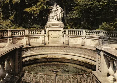 Fontaine de la Donauquelle — Donaueschingen im Schwarzwald — éditeur Schöning & Co