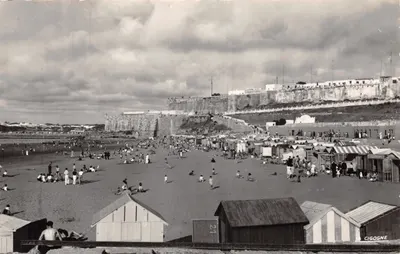 Plage de Rabat — vue avec fortifications — éditeur CIGOGNE, n° 21