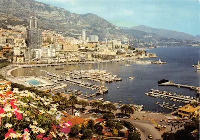 Vue générale sur le Port et Monte-Carlo — Principauté de Monaco — Éditeur A. Rion, rue Raiberti, Nice