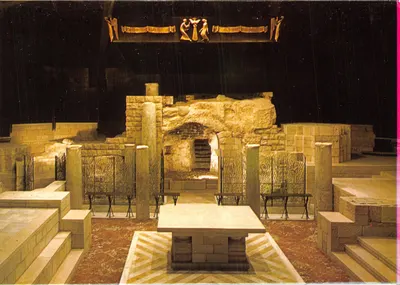 Nazareth, la basilique de l'Annonciation — vue générale de la grotte vénérée — éditeur PALPHOT, n° 9095