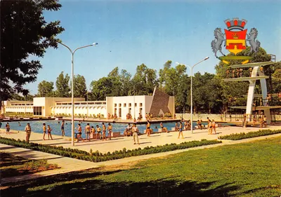 Piscine municipale — vue du bassin et du tremplin avec armoiries — éditeur JEFF, n° 373