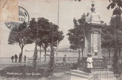 Montreux — Les Quais — Fontaine ornée de colonnes — Éditions Art. PERRUCHET & DAVID, n° 373