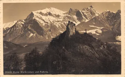 Ruine Wartenstein und Falknis — vue de la ruine sur un promontoire avec chaîne de montagnes enneigées en arrière-plan — éditeur Verlag Wehrli A.G., Kilchberg-Zürich, n° 22420