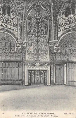 Château de Pierrefonds — Salle des Chevaliers de la Table Ronde — ND. Phot