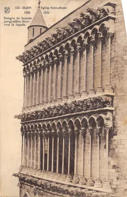Dijon — Église Notre-Dame, rangée de fausses gargouilles décorant la façade — éditeur M. D. n° 123