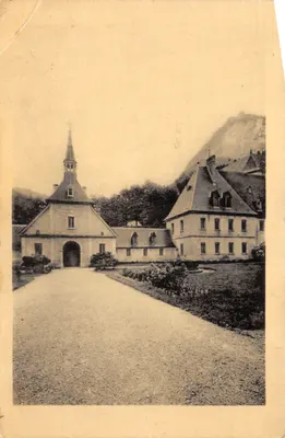 Monastère de la Grande Chartreuse — vue du portail et des bâtiments — Édition des Monuments Historiques