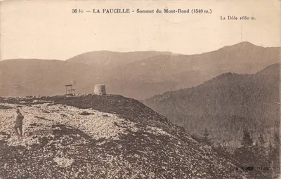 La Faucille - Sommet du Mont-Rond (1540 m.) — vue panoramique avec un homme et un banc sur un sommet rocheux, éditeur La Dôle 1680 m. et n° 36 bis