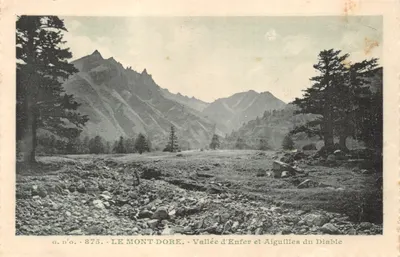 Le Mont-Dore - Vallée d'Enfer et Aiguilles du Diable — éditeur J. Couttefanges, n° 875