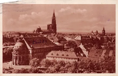 Vue aérienne de Strasbourg — cathédrale et édifice à dôme — éditeur Verlag Jul. Manias & Cie