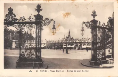 Nancy - Place Stanislas - Grilles de Jean Lamour — éditeur AHA, n° 37