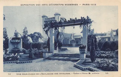 Cour-jardin de l'Esplanade des Invalides — Exposition des Arts Décoratifs Modernes — Paris 1925 — Vacherot et Riouso, architectes