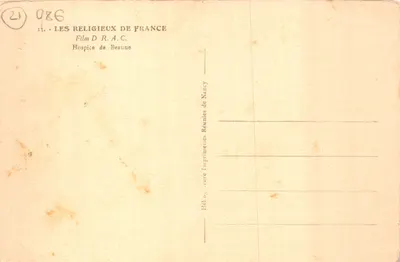 Hospice de Beaune — cour avec puits et bâtiment à colombages — Éditeur : Les Religieux de France — Verso