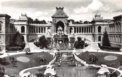 Le Palais Longchamp — Jardins et Fontaine — Éditeur : Le Carrefour du Monde, n° 1018