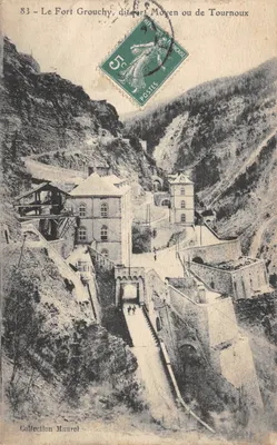 Le Fort Grouchy, dit fort Moyen ou de Tournoux — vue du fort encaissé dans un canyon, éditeur Collection Maurel, n° 83