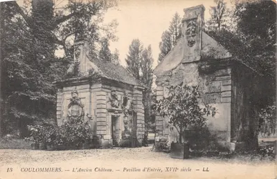 Coulommiers — L'Ancien Château — Pavillon d'Entrée, XVIIe siècle — LL