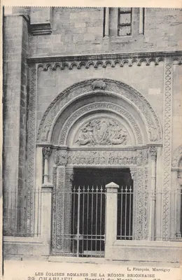 Charlieu — Portail du Nanthan — Église romane de la région brionnaise — L. François, Marcigny