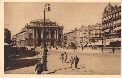Montpellier — Place de la Comédie ; le Théâtre — Éditeur YVON