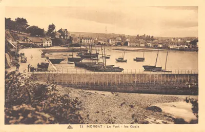 Morgat - Le Port - les Quais — vue du port avec quais et bateaux, éditeur impr. sur la carte n°73