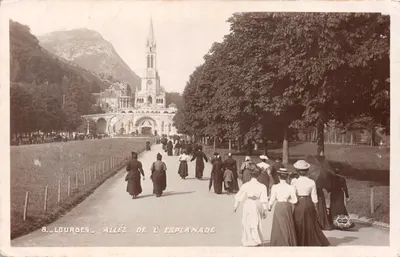 Lourdes — Allée de l'Esplanade — Éditions Limoges
