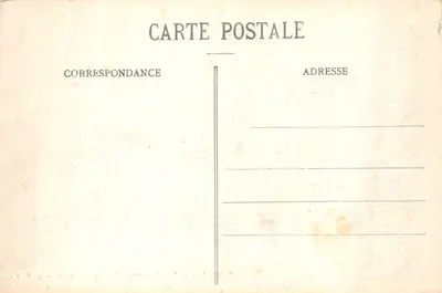 Reims — vue de la ville en pleine destruction pendant le bombardement — éditeur non identifié, n° de série non visible — Verso