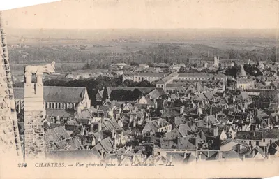 Chartres — Vue générale prise de la Cathédrale — LL. — N° 236