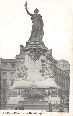PARIS — Place de la République — Monument de la République