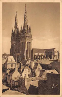 Quimper (Finistère) — La Cathédrale vue des toits — Éditions d'Art YVON