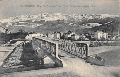 Grenoble — Le Pont du Drac et la Chaîne des Alpes — ER